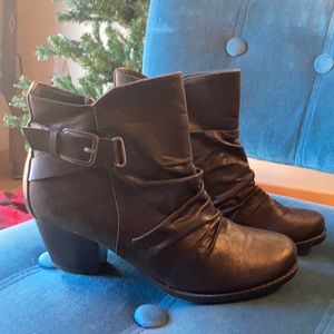 Baretraps Booties